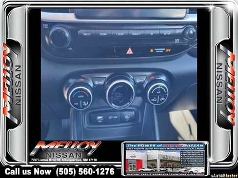 Used 2023 Hyundai Venue SEL image 23