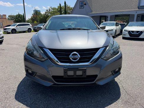 Used 2016 Nissan Altima 2.5 SR w/ LED Appearance Package FWD image 8