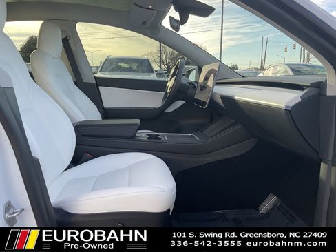 Used 2022 Tesla Model Y Performance image 15