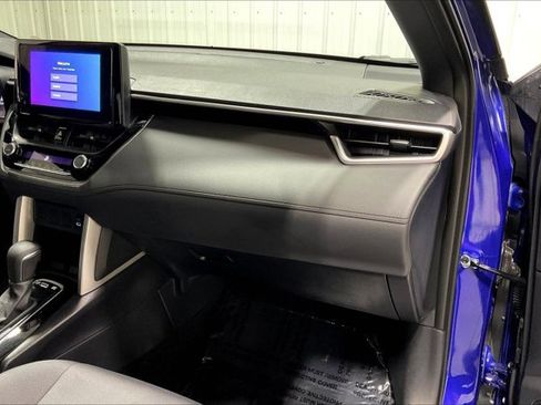Used 2024 Toyota Corolla Cross AWD Hybrid w/ Moonroof Package image 16