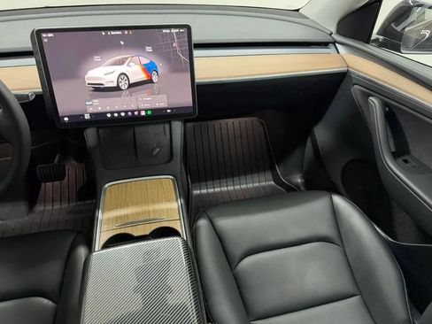 Used 2024 Tesla Model Y Long Range AWD/4WD image 34