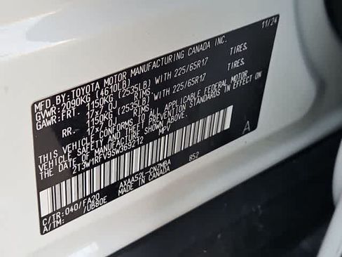 Used 2025 Toyota RAV4 XLE FWD image 29
