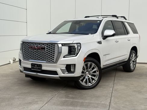 Used 2024 GMC Yukon Denali w/ Denali Reserve Package image 2