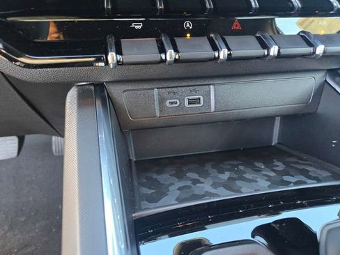 New 2026 GMC Canyon Elevation w/ Convenience Package image 19