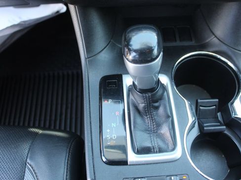 Used 2014 Toyota Highlander Limited FWD image 23