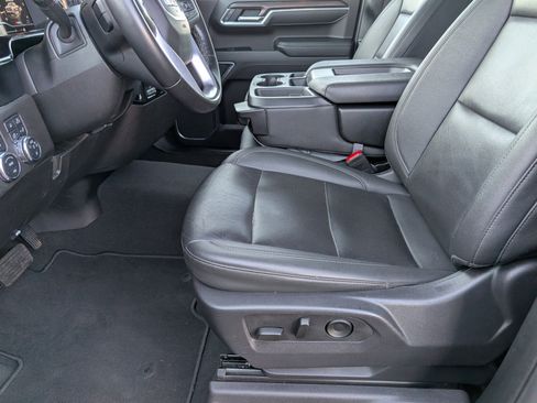 Used 2025 GMC Sierra 1500 SLT image 14