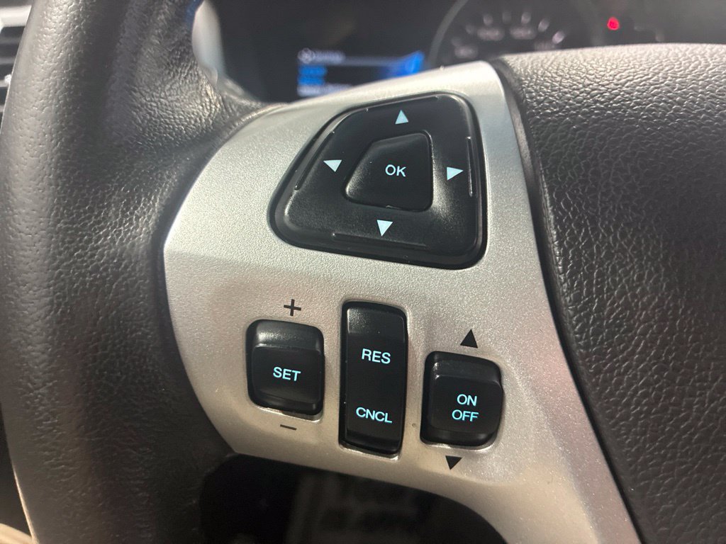 Used 2015 Ford Explorer XLT w/ Equipment Group 202B AWD/4WD image 19