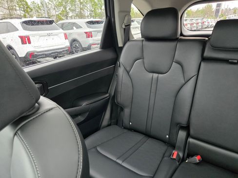 Certified 2025 Kia Sorento S w/ Panoramic Sunroof Package image 25