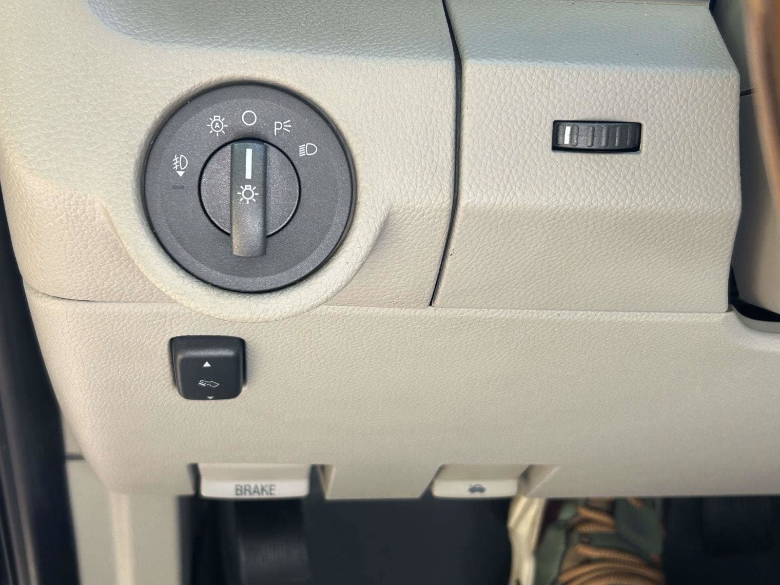 Used 2014 Lincoln Navigator 2WD image 31