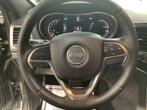 Used 2019 Jeep Grand Cherokee Limited image 15