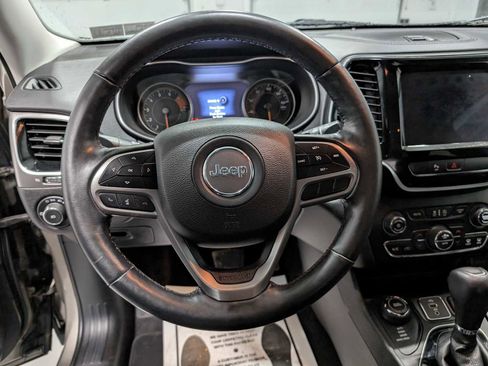 Used 2019 Jeep Cherokee Limited image 37