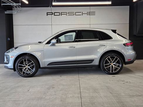 Certified 2026 Porsche Macan AWD/4WD image 2