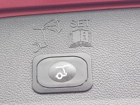 Used 2017 Ford Escape SE w/ SE Leather Comfort Package image 12