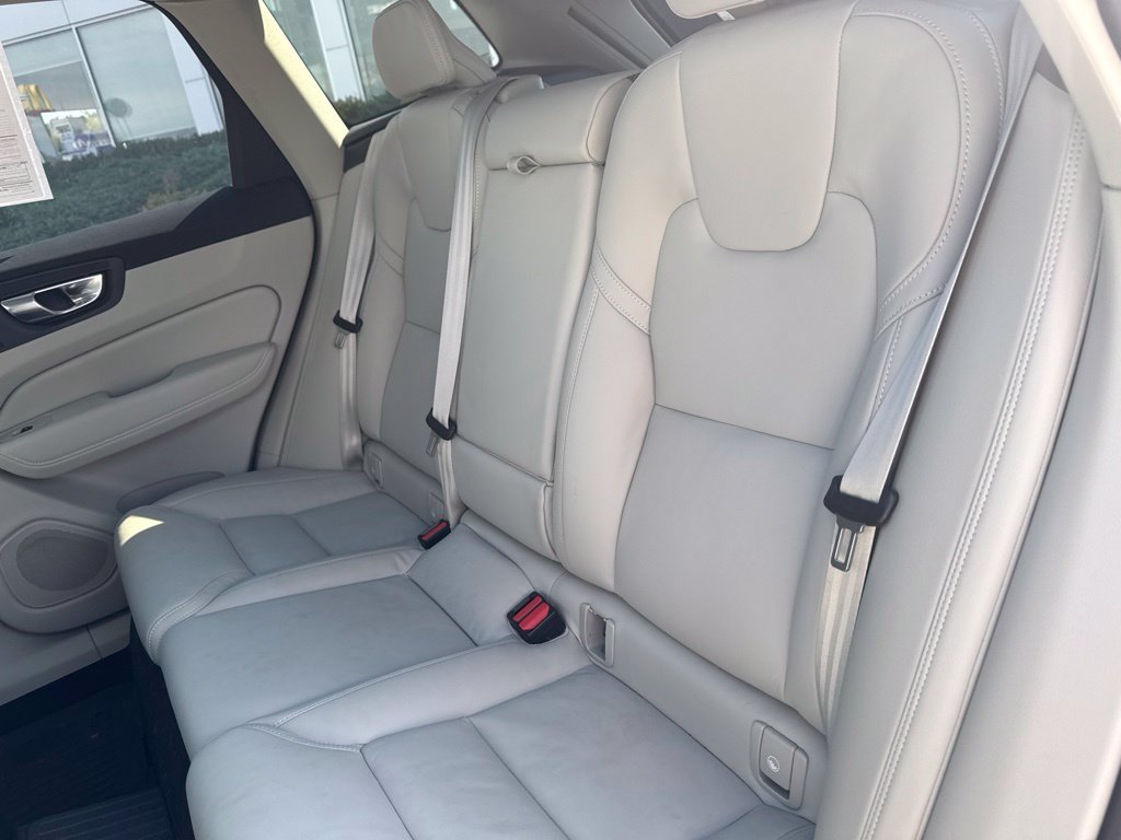 Used 2025 Volvo XC60 T8 Ultra w/ Protection Package Premier AWD/4WD image 23