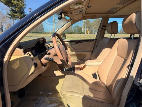 Used 2002 Mercedes-Benz E 320 4MATIC Sedan image 12