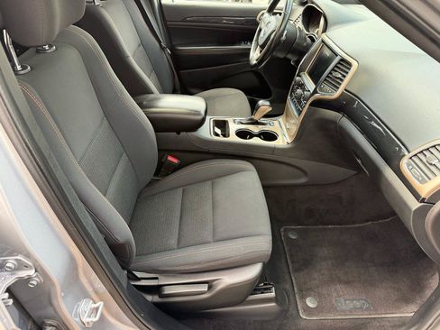 Used 2016 Jeep Grand Cherokee Laredo 75th Anniversary AWD/4WD image 11