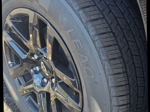 Used 2023 Chevrolet Silverado 1500 Custom image 8