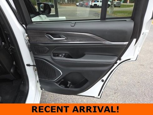 Used 2023 Jeep Grand Cherokee Overland w/ Luxury Tech Group IV image 57