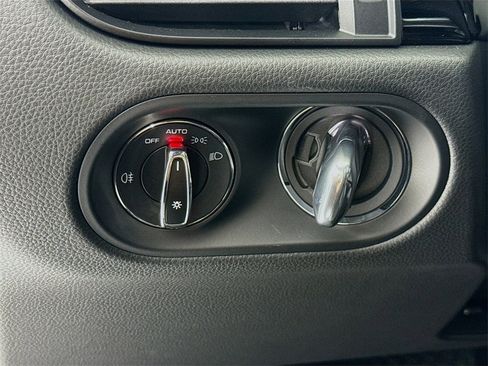 New 2026 Porsche Macan image 14