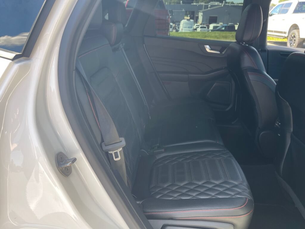 Used 2023 Ford Escape ST-Line Elite w/ Premium Technology Package AWD/4WD image 29