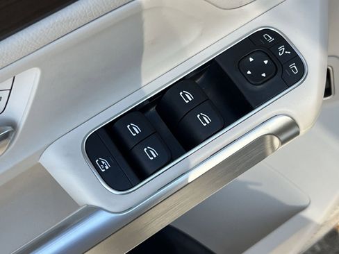 New 2026 Mercedes-Benz GLB 250 4MATIC image 13