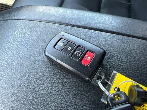 Used 2015 Toyota Highlander XLE AWD/4WD image 14