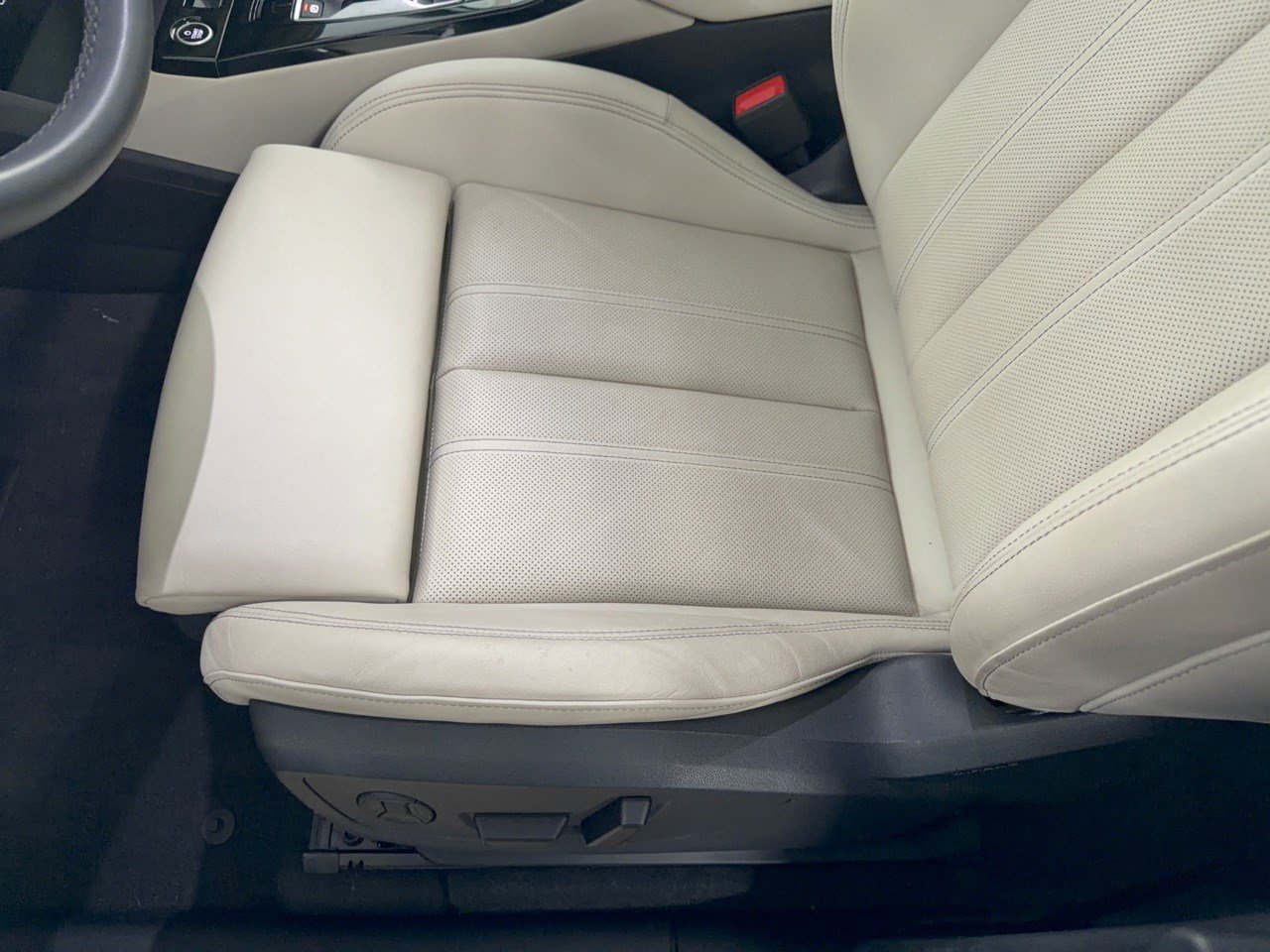 Used 2025 Audi Q6 e-tron Premium Plus w/ Premium Plus AWD/4WD image 16