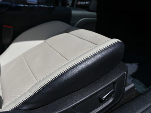 Used 2017 Ford Mustang Premium RWD image 19