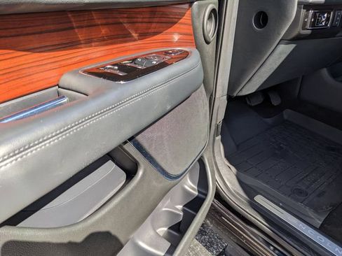 Used 2023 Lincoln Navigator 4WD image 22