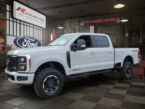 New 2026 Ford F250 Lariat w/ Tremor Off-Road Package AWD/4WD image 1