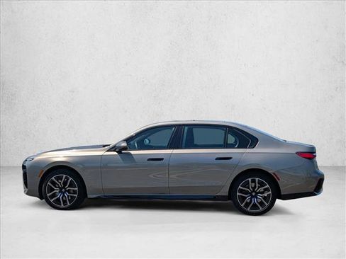 Used 2023 BMW 740i w/ Parking Assistance Package RWD image 8