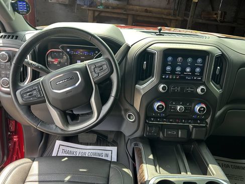 Used 2022 GMC Sierra 3500 Denali w/ Denali Ultimate Package AWD/4WD image 17