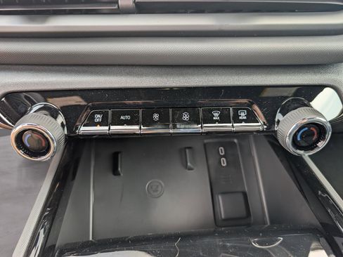 New 2025 Chevrolet Silverado EV LT image 19