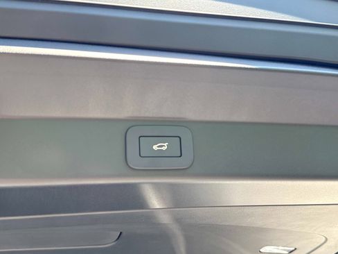 New 2026 Land Rover Range Rover Sport Dynamic SE AWD/4WD image 12