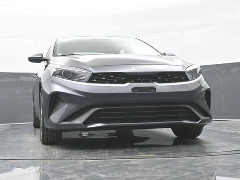 Used 2022 Kia Forte LXS FWD image 42