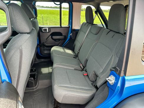Used 2024 Jeep Wrangler Willys image 21