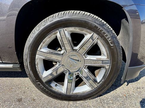 Used 2015 Cadillac Escalade ESV Premium image 20