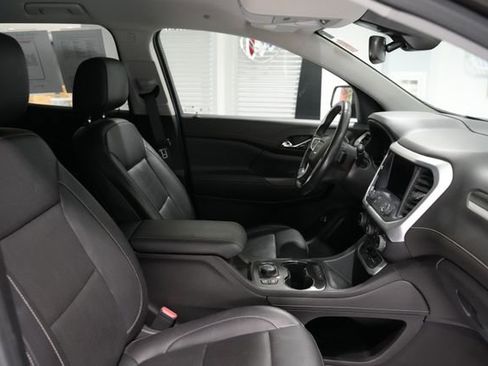 Used 2020 GMC Acadia SLT w/ Driver Alert Package II image 21