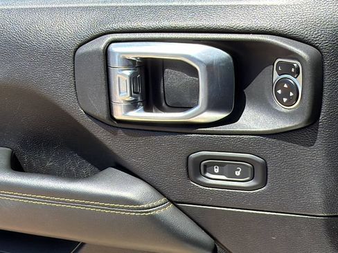 Used 2024 Jeep Wrangler Unlimited Sahara AWD/4WD image 22