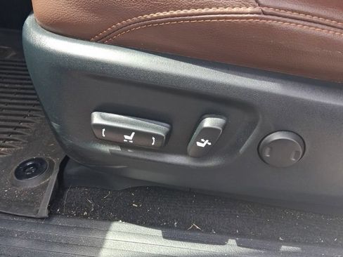 Used 2023 Toyota 4Runner Limited RWD image 8