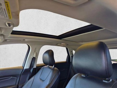 Used 2016 Ford Edge Titanium FWD image 15
