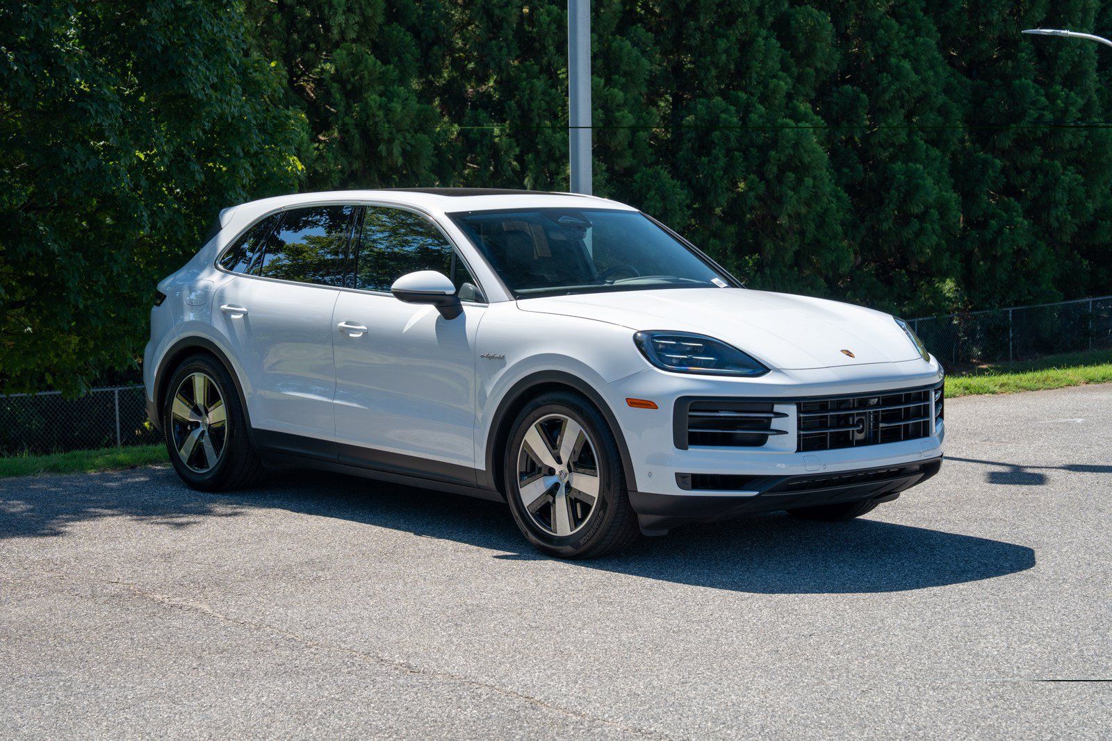 Certified 2026 Porsche Cayenne E-Hybrid AWD/4WD image 9