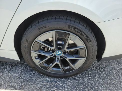 Used 2024 BMW i4 eDrive40 RWD image 7