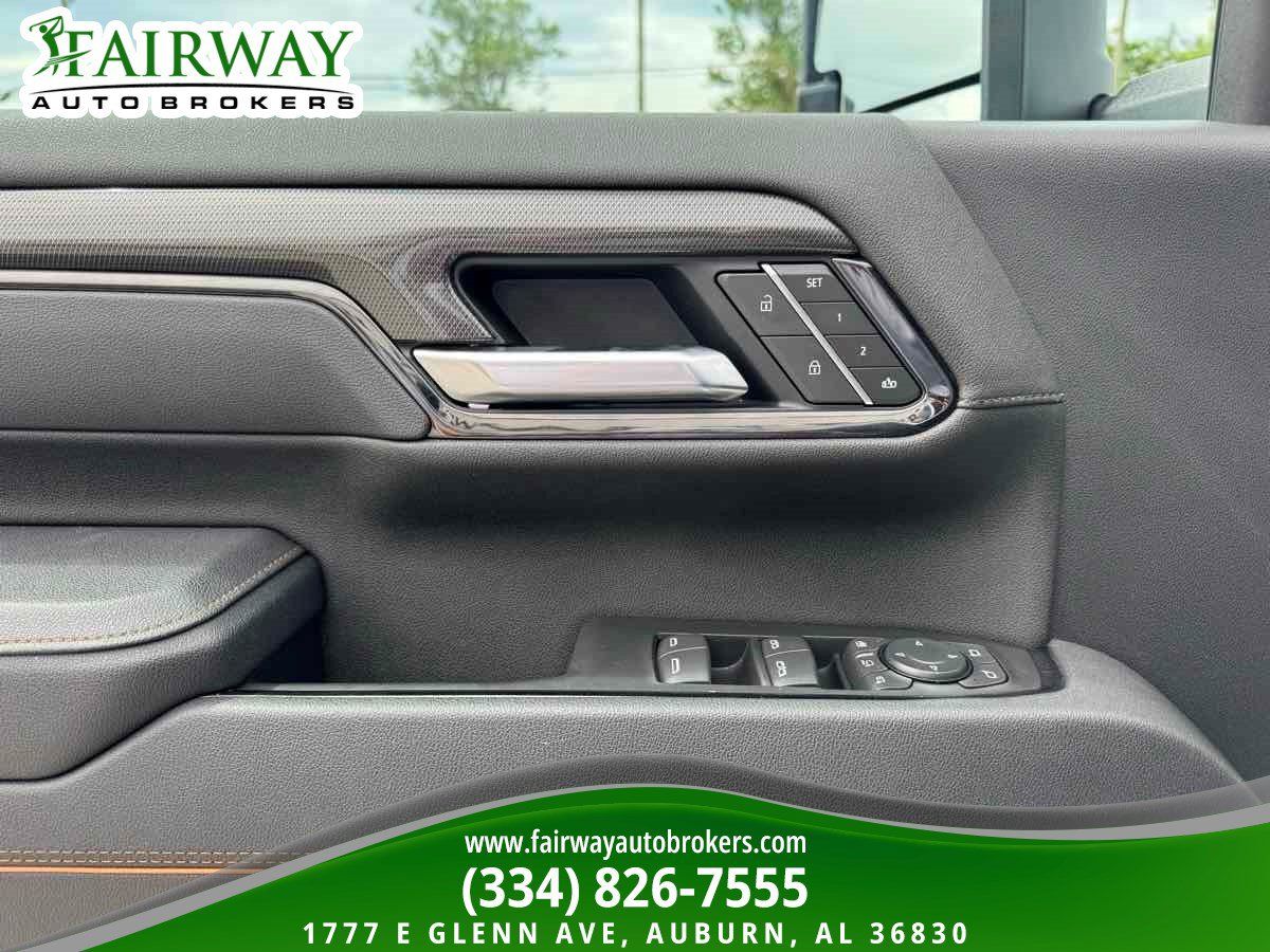Used 2025 GMC Sierra 2500 AT4 w/ AT4 Premium Plus Package AWD/4WD image 14