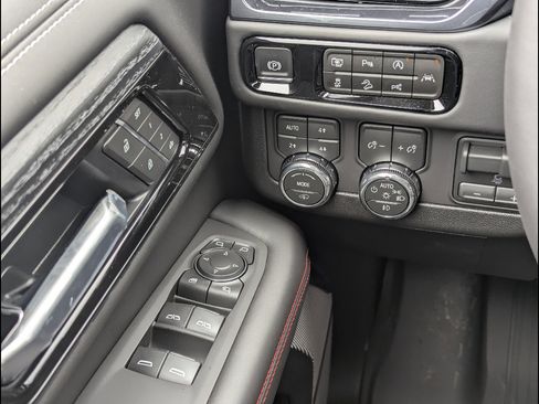 New 2026 GMC Yukon AT4 Ultimate w/ LPO, Floor Liner Package AWD/4WD image 25