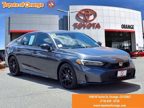 Used 2025 Honda Civic Sport image 1