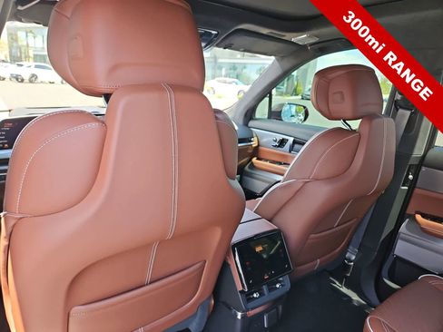 Used 2026 Cadillac Vistiq Platinum AWD/4WD image 16