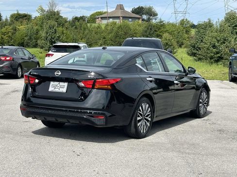 Used 2024 Nissan Altima 2.5 SV FWD image 7