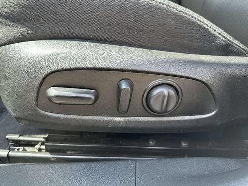 Used 2019 Chevrolet Malibu LT FWD image 16