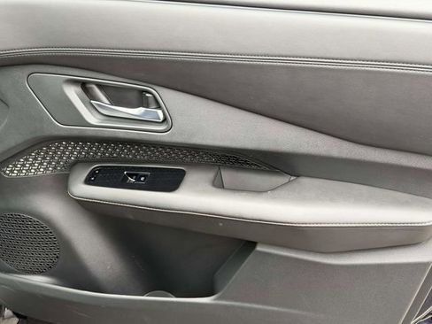 Used 2023 Nissan Ariya FWD image 8